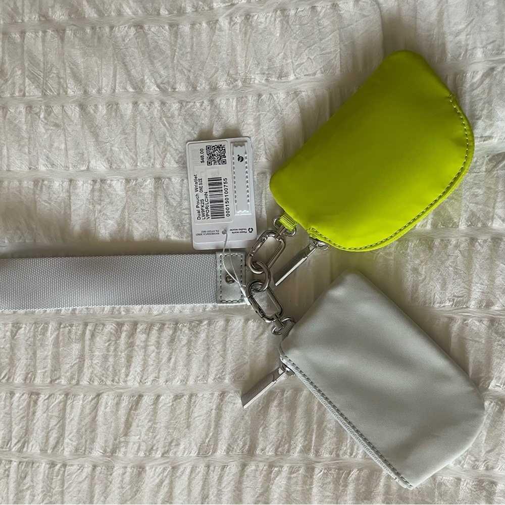 Lululemon dual pouch wristlet VPOR/LCHN